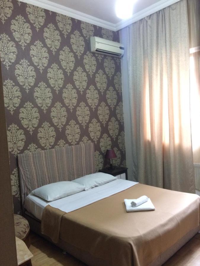 Hotel Albatros Batumi Exteriör bild