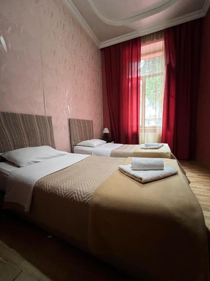 Hotel Albatros Batumi Exteriör bild
