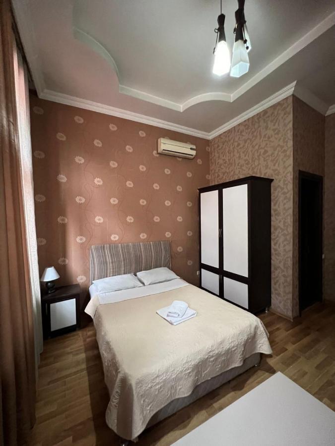 Hotel Albatros Batumi Exteriör bild