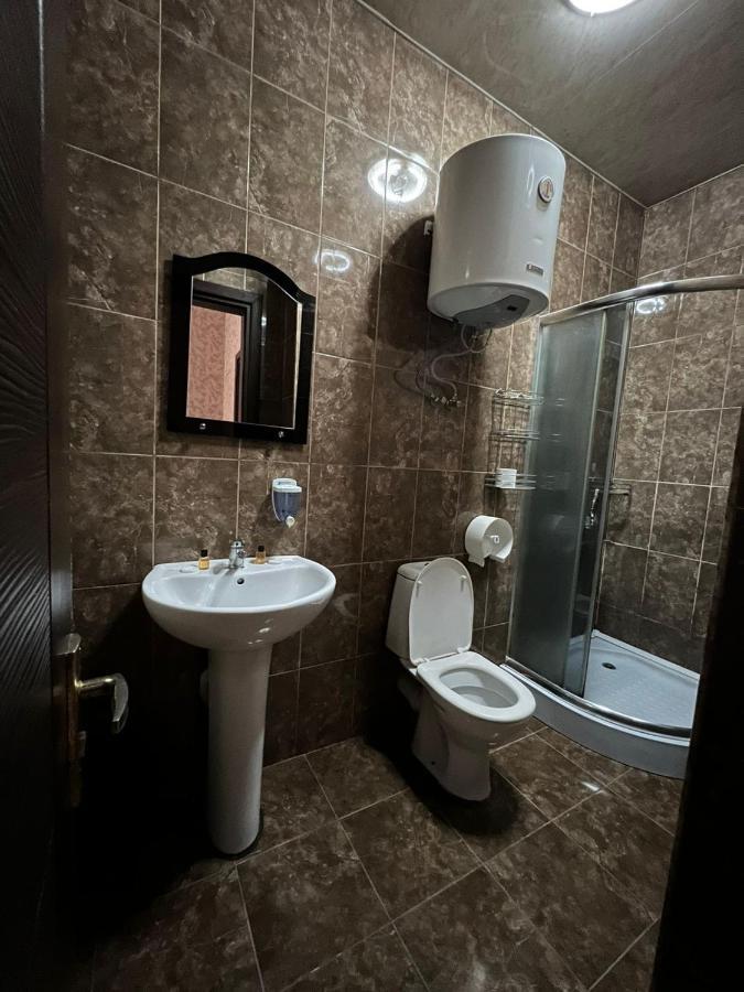 Hotel Albatros Batumi Exteriör bild
