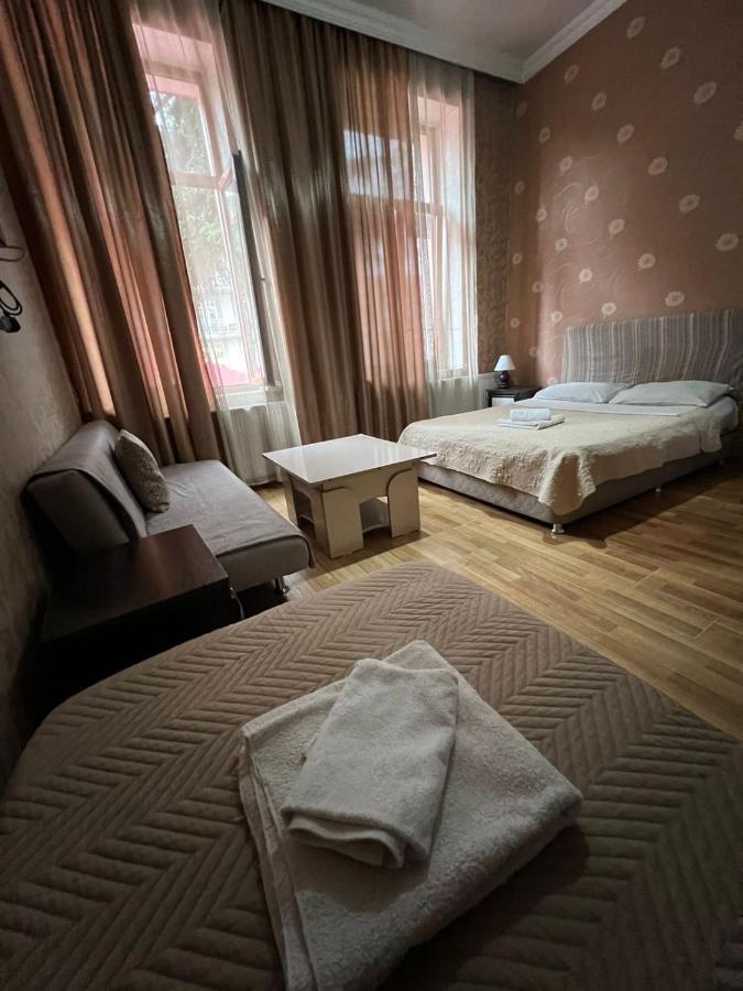 Hotel Albatros Batumi Exteriör bild