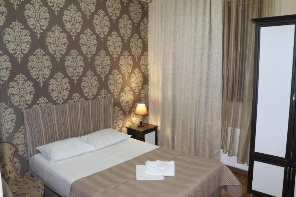 Hotel Albatros Batumi Exteriör bild