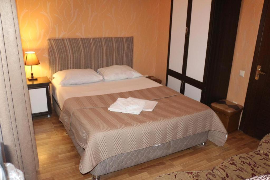 Hotel Albatros Batumi Exteriör bild